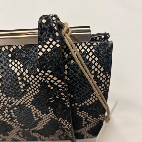 NWT, Hobo 100% Leather, Exotic Pattern, Bag. Black/Cream/Deep Navy. - Picture 6 of 16